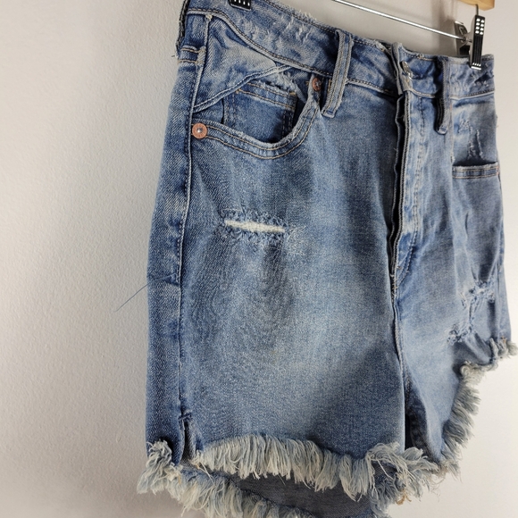 Free People We The Free Crvy Vintage Raw Hem Distressed Button Fly Jean Shorts - Picture 4 of 14